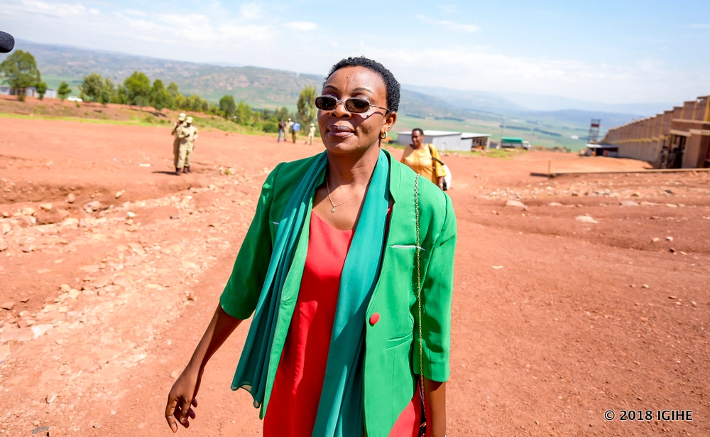 Ingabire Victoire yashimagije ibyo abanyaburayi bakorera abimukira, yirengagiza ibyo u Rwanda ruri kubafasha