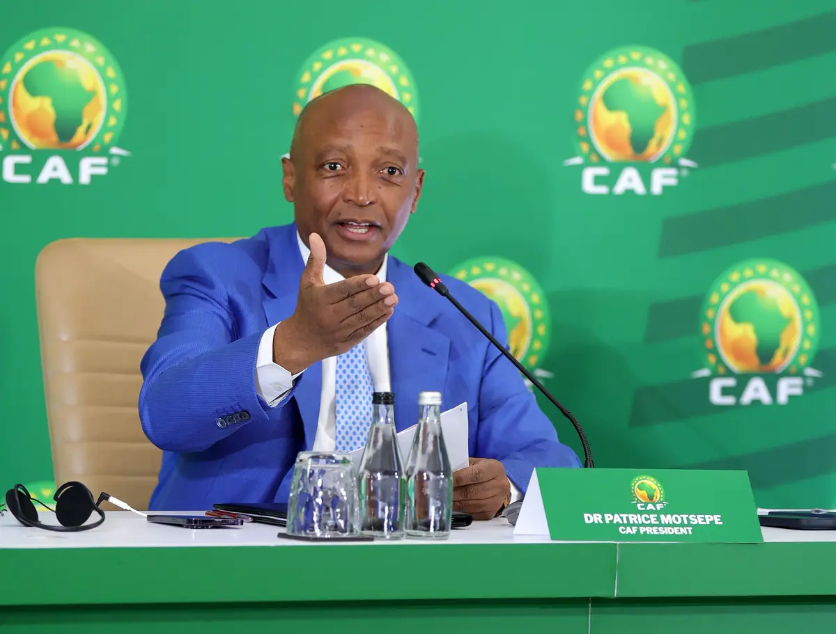 Motsepe ari mu bahabwa amahirwe yo gusimbura Ramaphosa ku mwanya w’umukuru w’igihugu