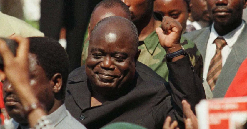 Laurent-Désiré Kabila yagiye ku butegetsi ku wa 17 Gicurasi 1997 afashijwe n'u Rwanda, hadaciye kabiri ahita atangira gukorana n'abasize bakoze Jenoside yakorewe Abatutsi mu 1994