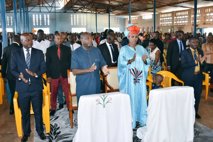 Leta y’u Burundi yasabye amadini n’amatorero kujya bisora