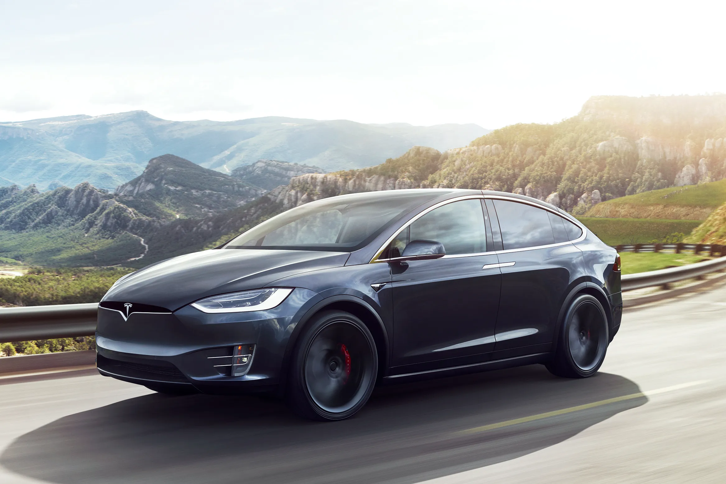 Imodoka za Tesla zifite ikoranabuhanag rihambaye ugereranyije n'izisanzwe