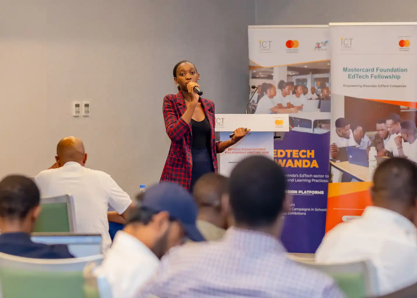 Umutesi Delice yerekanye umushinga wa Zorarobotics