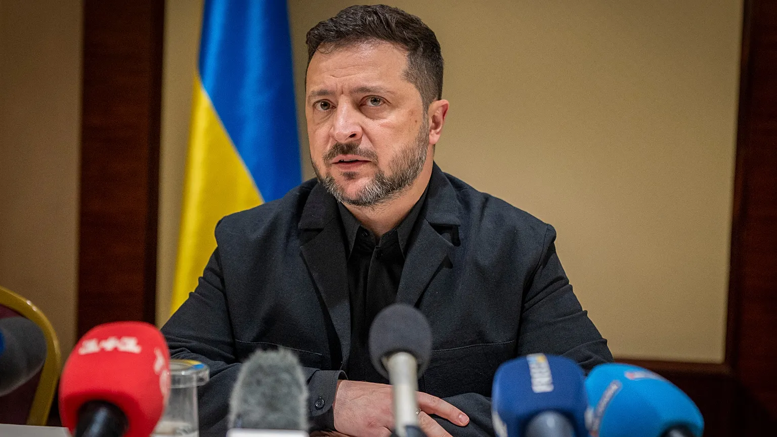 Perezida Zelenskyy yavuze ko ababazwa no kubona Trump ashyigikiye uruhande bahanganye