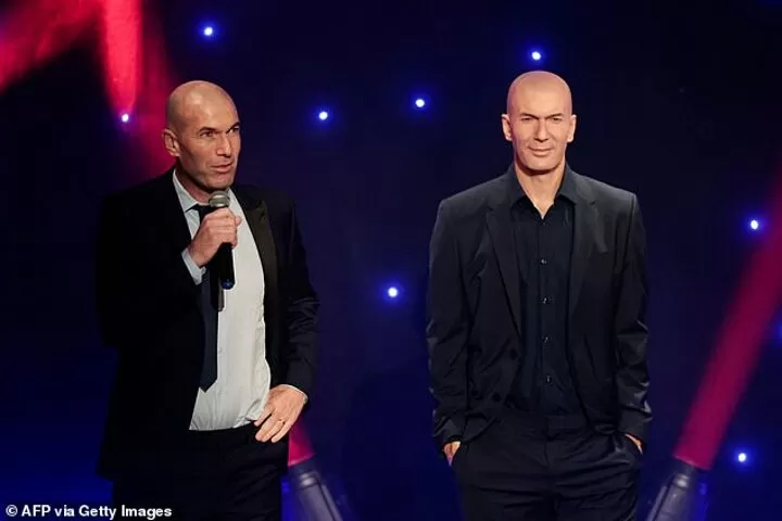 Zinedine Zidane yakorewe ikibumbano gisa na we neza